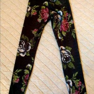 Lululemon Dark Gray w/Roses high waisted leggings